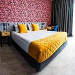 Hotel Sante 4*